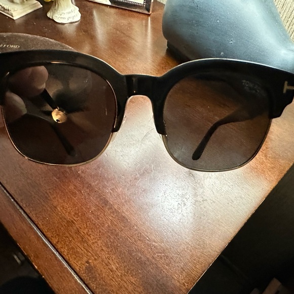 Tom Ford Sunglasses - Picture 2 of 4